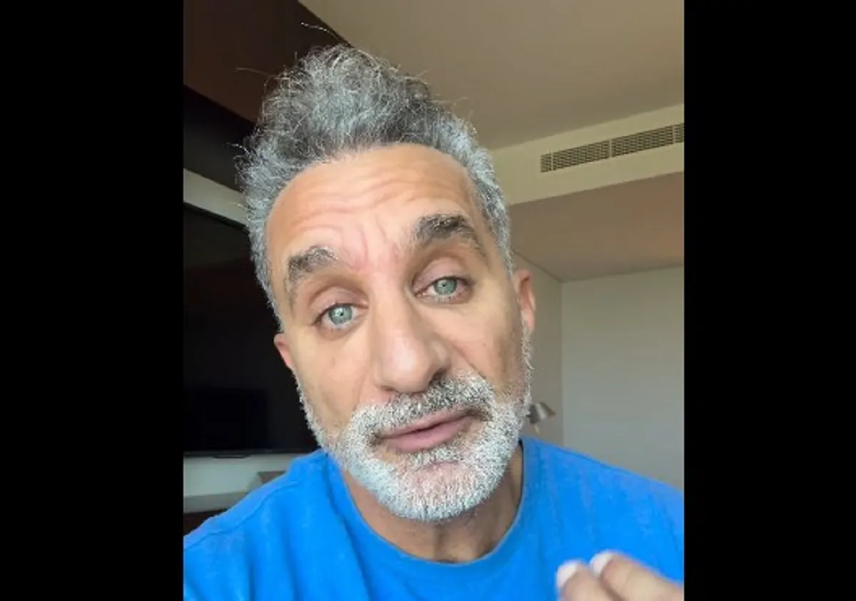 «أخواتي المسيحيين، لا تدعوا أي شخص يفرق بيننا» – باسم يوسف يوجه رسالة مهمة بعد جدل حلقة برنامجه الأخيرة