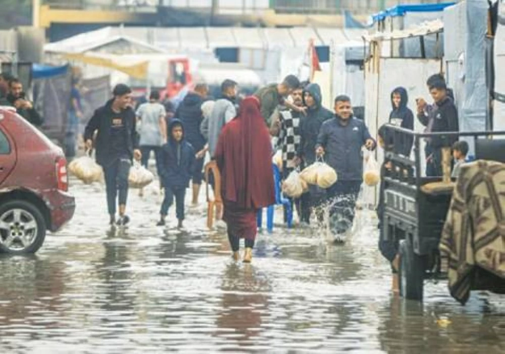 آلاف النازحين في غزة يواجهون تحديات الحصول على مأوى amid البرد القارس وفقًا لتصريحات أونروا