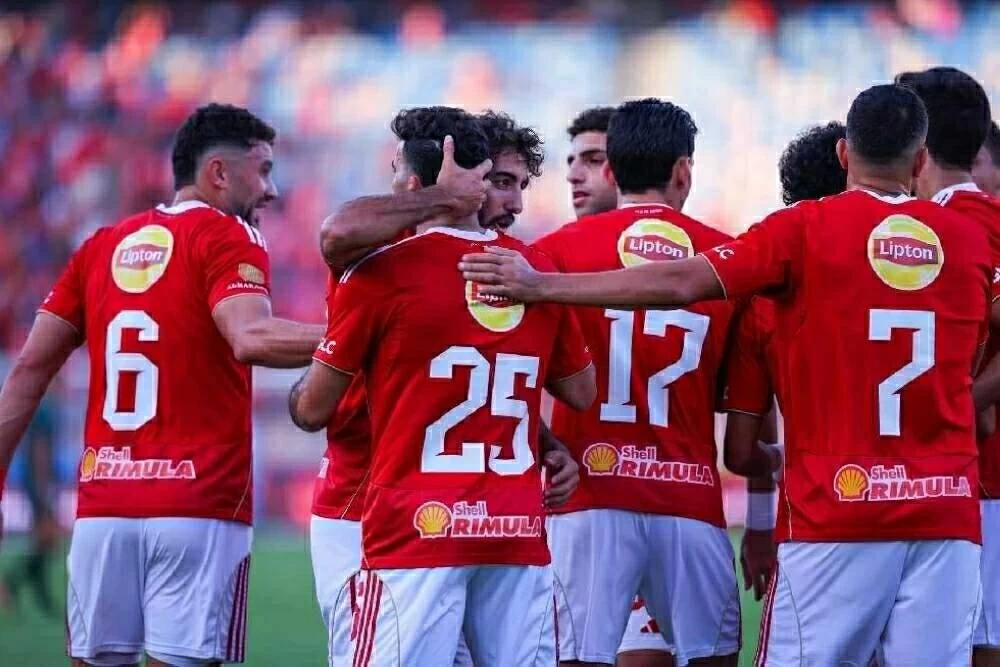 خبير تحكيمي يكشف خطأ فادحًا بركلة جزاء الجيش الملكي ضد الأهلي