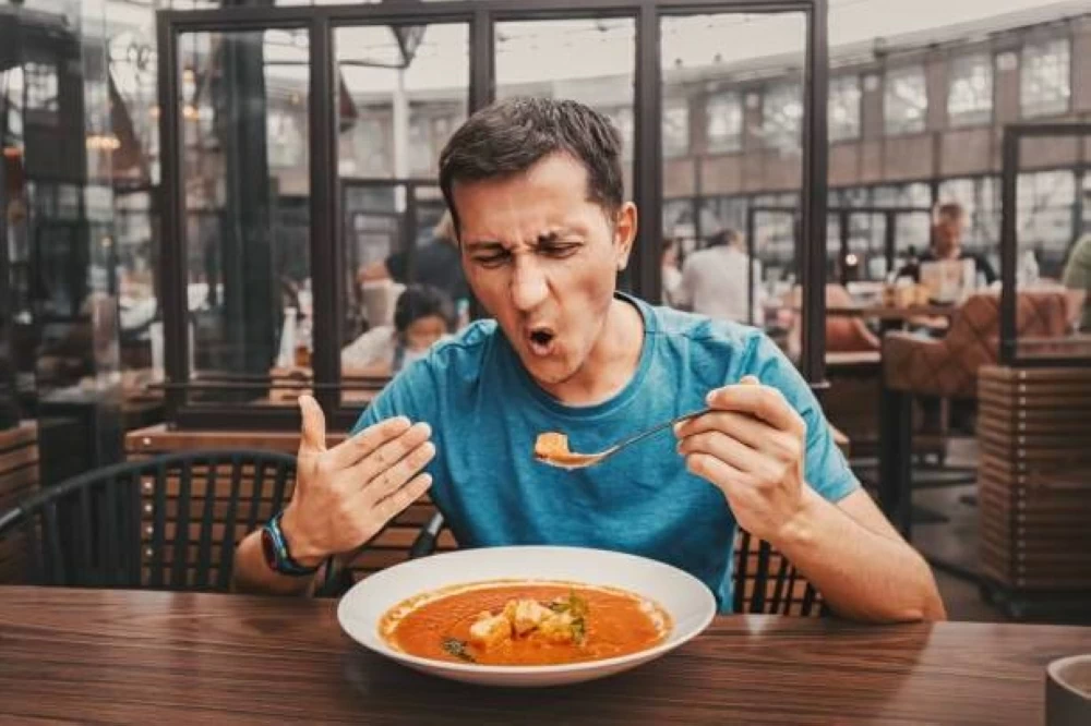 علاقة غريبة تنتهي بـ«راحة مؤلمة» سر حب البعض لتناول الشطة