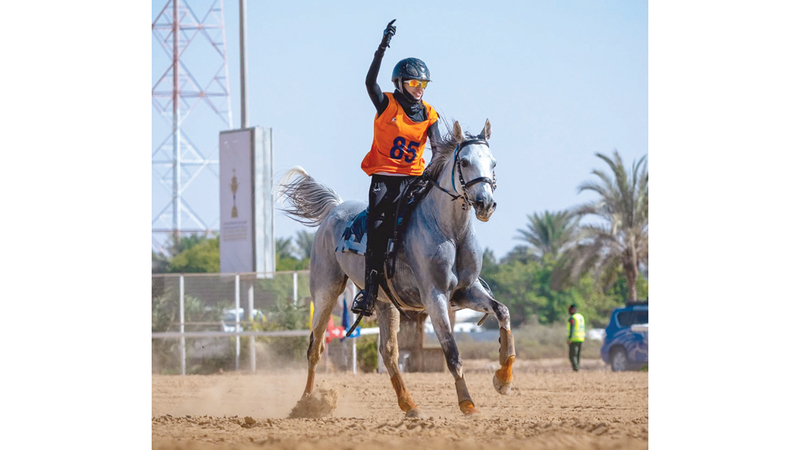 فاطمة المري بطلة سباق يوم الشهيد للقدرة في سيح السلم