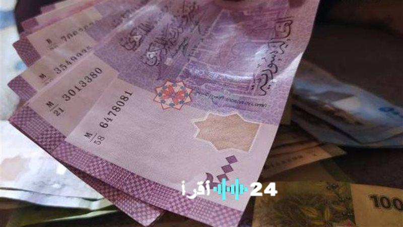 «استقرار الليرة السورية أمام الدولار يثير اهتمام السوق»