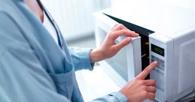 6 أسرار للحفاظ على طراوة الطعام عند تسخينه في الميكروويف