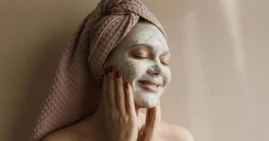 وصفات طبيعية لترطيب البشرة الجافة بمكونات منزلية بسيطة ومتوفرة