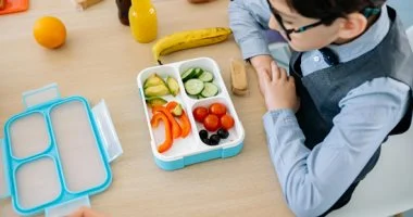 5 استراتيجيات ذكية لتحفيز أطفالك على إتمام وجباتهم المدرسية