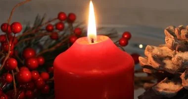 الشمعة الحمراء مفتاح الحظ والطاقة السر الكامن وراء تأثيرها على نشاطك
