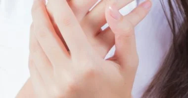 وداعًا لجفاف اليدين في الخريف والشتاء أسرار النعومة الدائمة