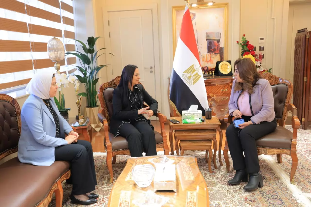 «معاً لتعزيز العمل الإنساني» وزيرتا التضامن والتنمية المحلية تركزان على دعم جهود الهلال الأحمر