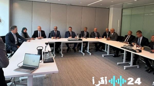 وزير الإسكان يناقش مع أكسيونا الإسبانية مشروعات المياه والتحلية في مصر