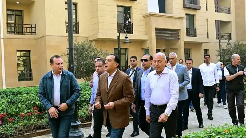 «جولة رئيس الوزراء في مشروع “روضة السيدة-2”: خطوة جديدة نحو تطوير القاهرة التاريخية»
