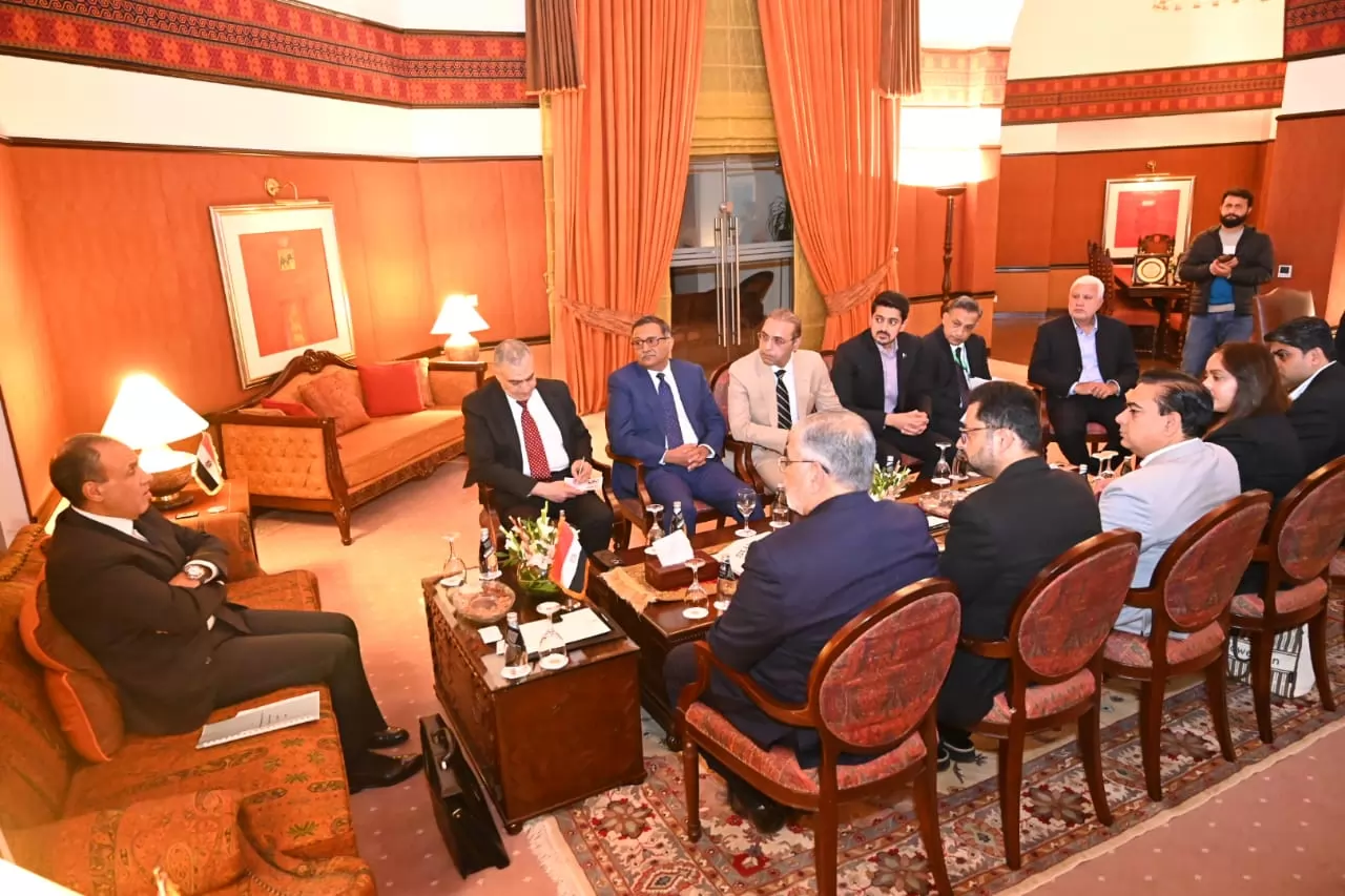 «تعزيز العلاقات الاقتصادية» وزير الخارجية يجتمع مع قيادات غرف التجارة والصناعة ومسؤولي الشركات الكبرى في باكستان