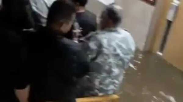 لبنان غضب بعد فيديو وزارة تغرق ومراجعون محاصرون