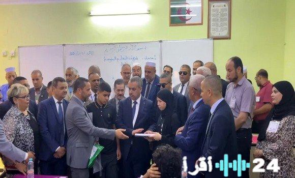 سعداوي يدشن انطلاق امتحانات شهادة التعليم المتوسط من غرداية