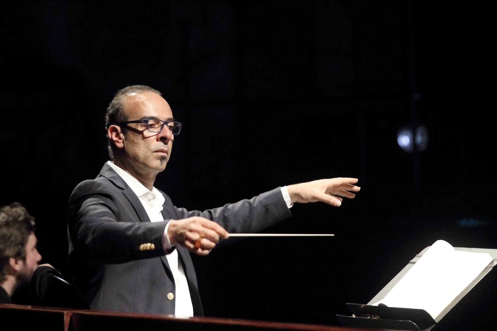 حوار مع المايسترو نادر عبّاسي حول ألحان عبد الوهاب كجسر يربط بين المستمع المصري والموسيقى العالمية