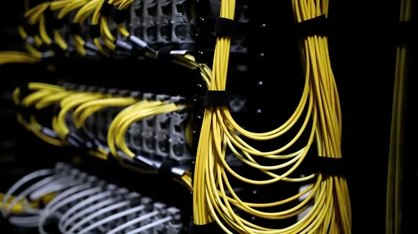 «تسريع الذكاء الاصطناعي: كيف يمكن أن يكون تأخر أوروبا في بناء مراكز البيانات مفتاح تفوقها»