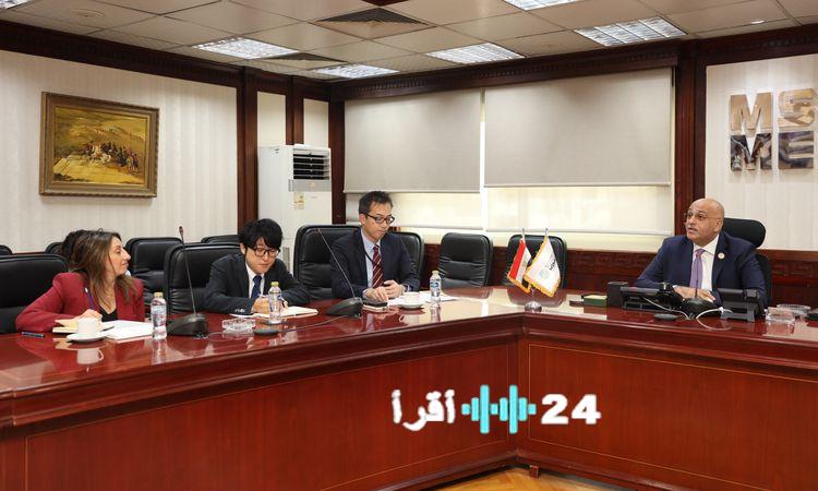 «تعزيز قدرات المنافسة للمشروعات عبر استراتيجيات تطوير الأعمال الحديثة»