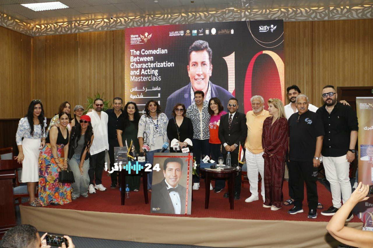 مهرجان شرم الشيخ المسرحي يسحر الجمهور بروح البهجة والضحك من خلال عرض هاني رمزي