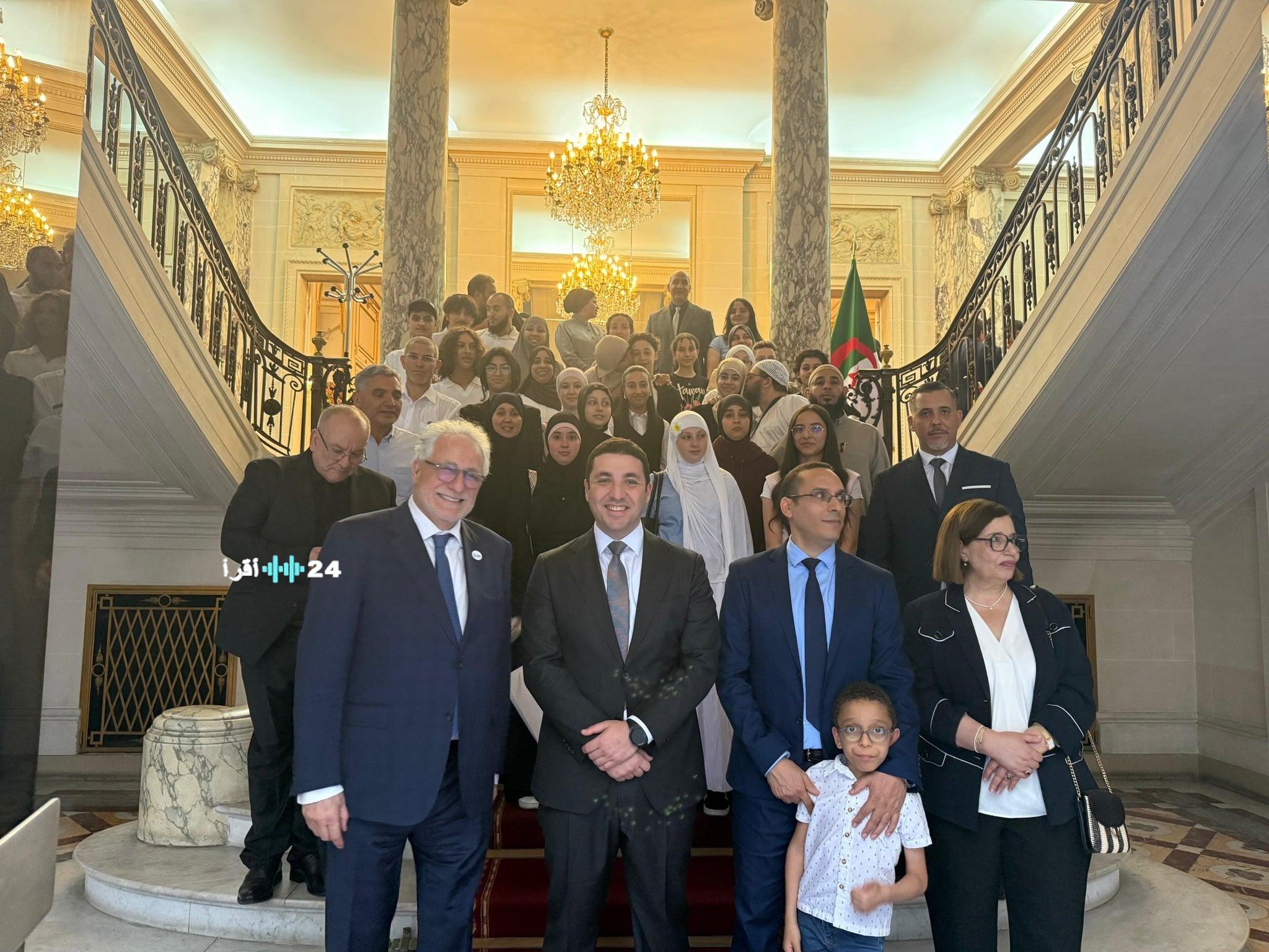 سفارة الجزائر بباريس تكرم كوكبة من المتفوقين في شهادة التعليم المتوسط