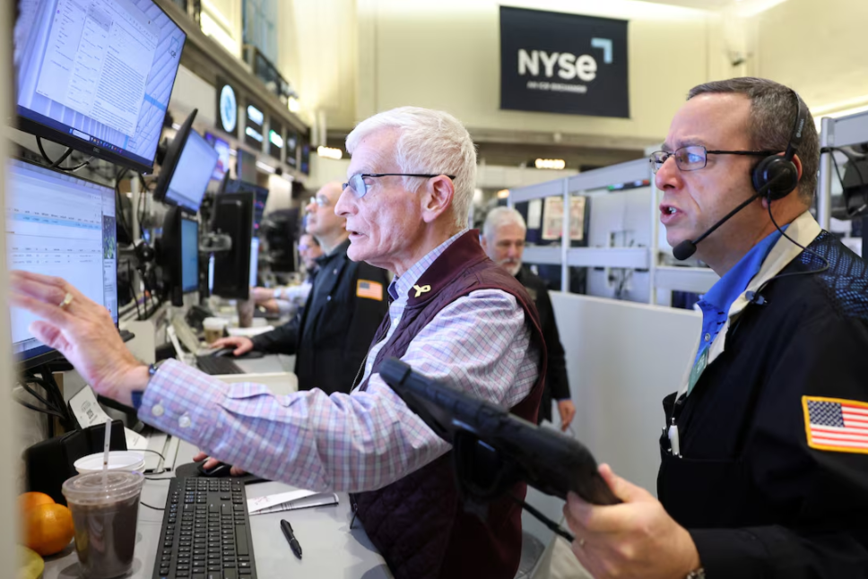 «جي بي مورجان يتوقع أن يصل مؤشر ستاندرد آند بورز 500 إلى 7500 نقطة بحلول نهاية 2026»