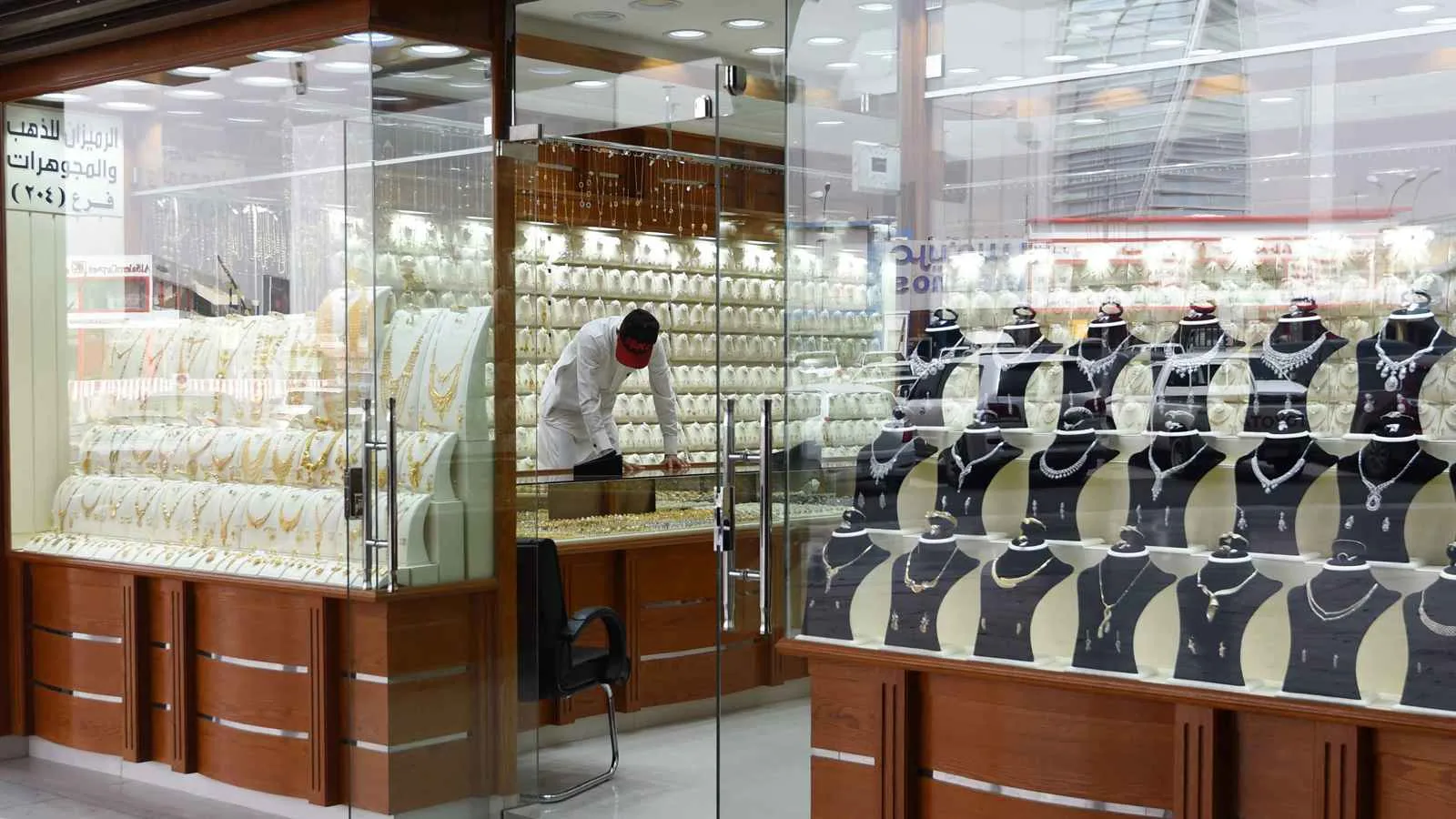 تراجع خفيف في أسعار الذهب بالسعودية وعيار 24 يسجل 498 ريالاً