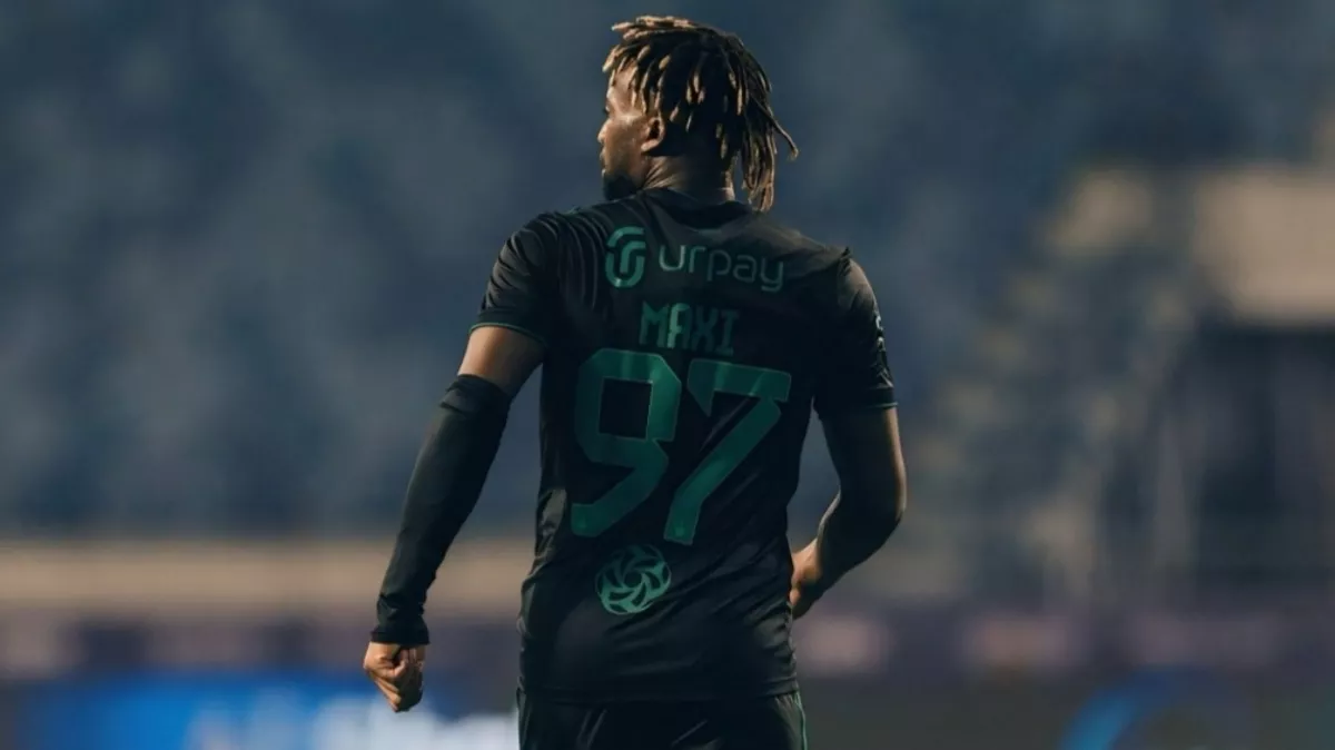 نجم الأهلي الأسبق يقترب من المونديال بحدث غير متوقع