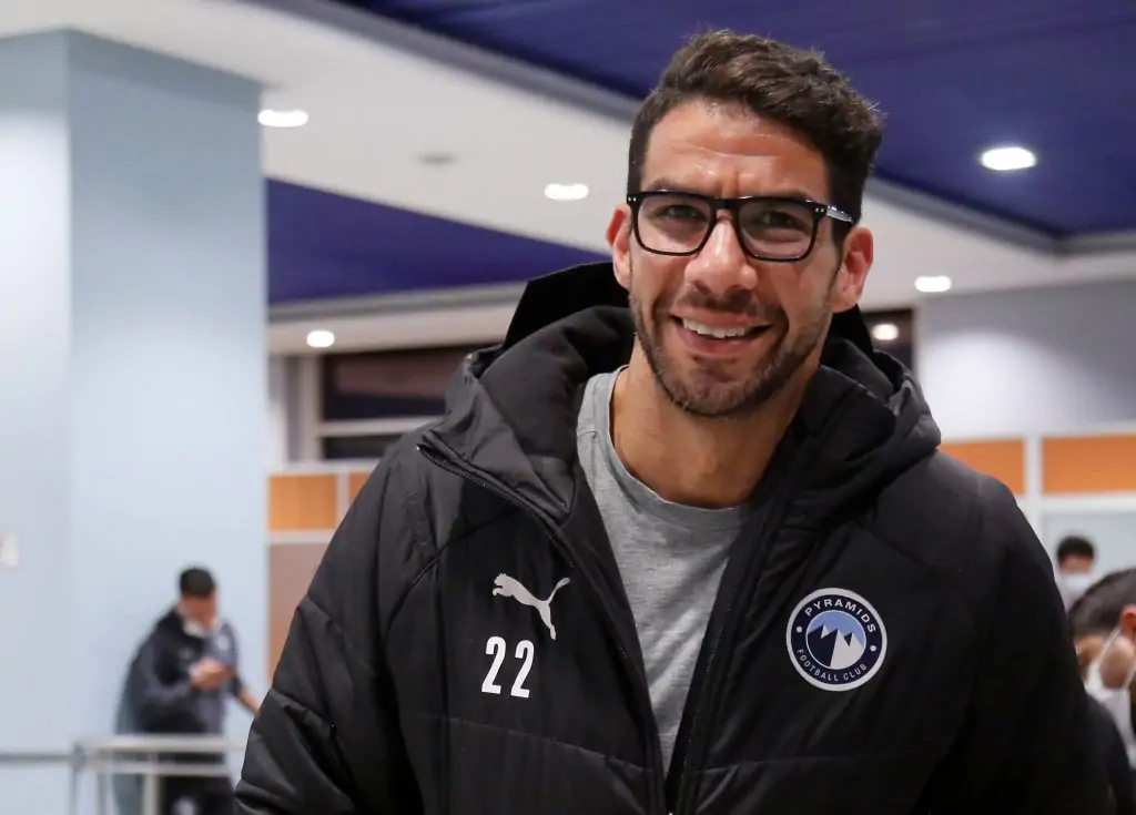 «حصري» وعد ممدوح عيد يمنح شريف إكرامي منصبًا إداريًا في بيراميدز بعد الاعتزال المرتقب