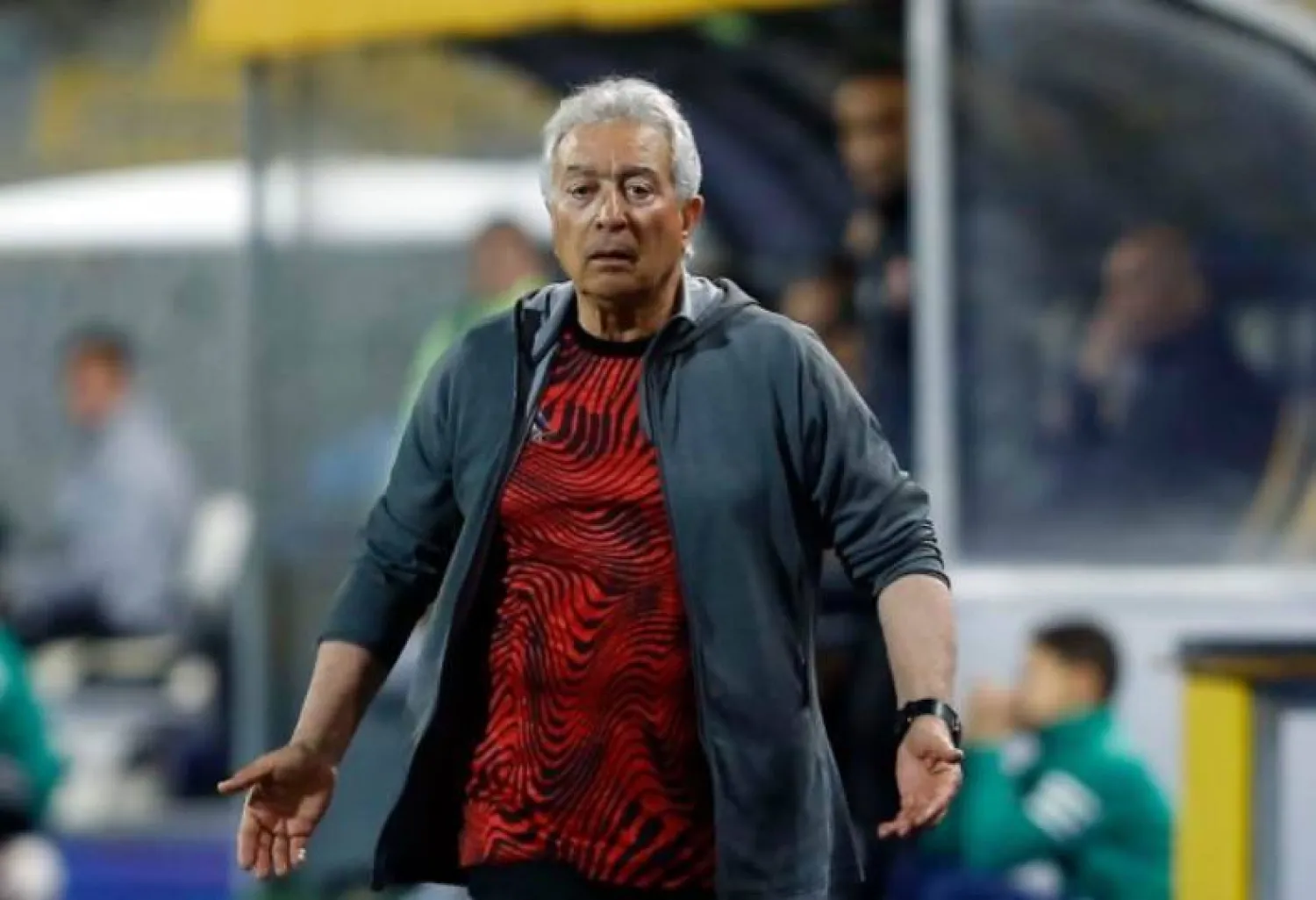 «طموح يعانق الرمال» طولان يقود منتخب المحليين نحو المجد الأفريقي الأول