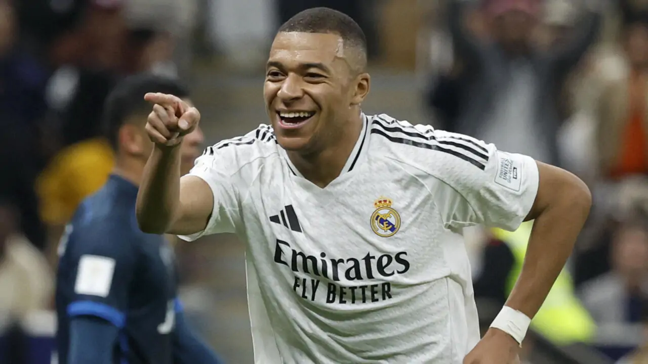 «هداف تاريخي محتمل» مبابي على أعتاب مضاهاة رقم رونالدو الأسطوري في ريال مدريد