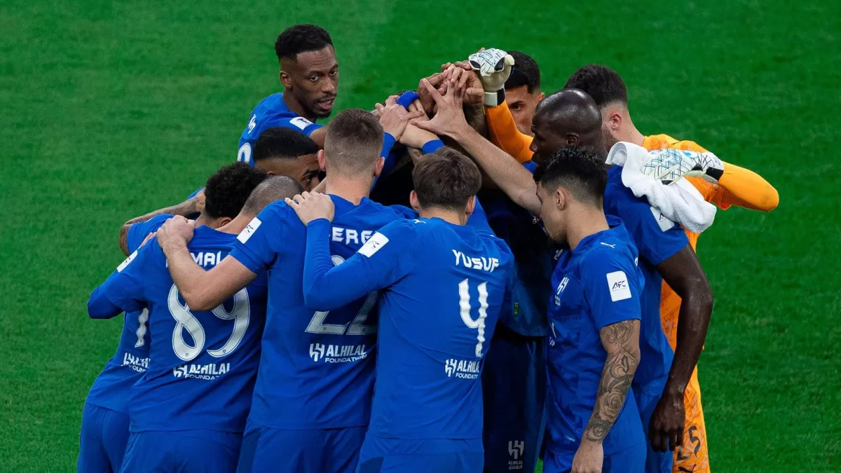 «مفاجأة غير متوقعة تغير مجرى الأحداث.. مستقبل مهاجم الهلال يدخل منعطفاً حاسماً»