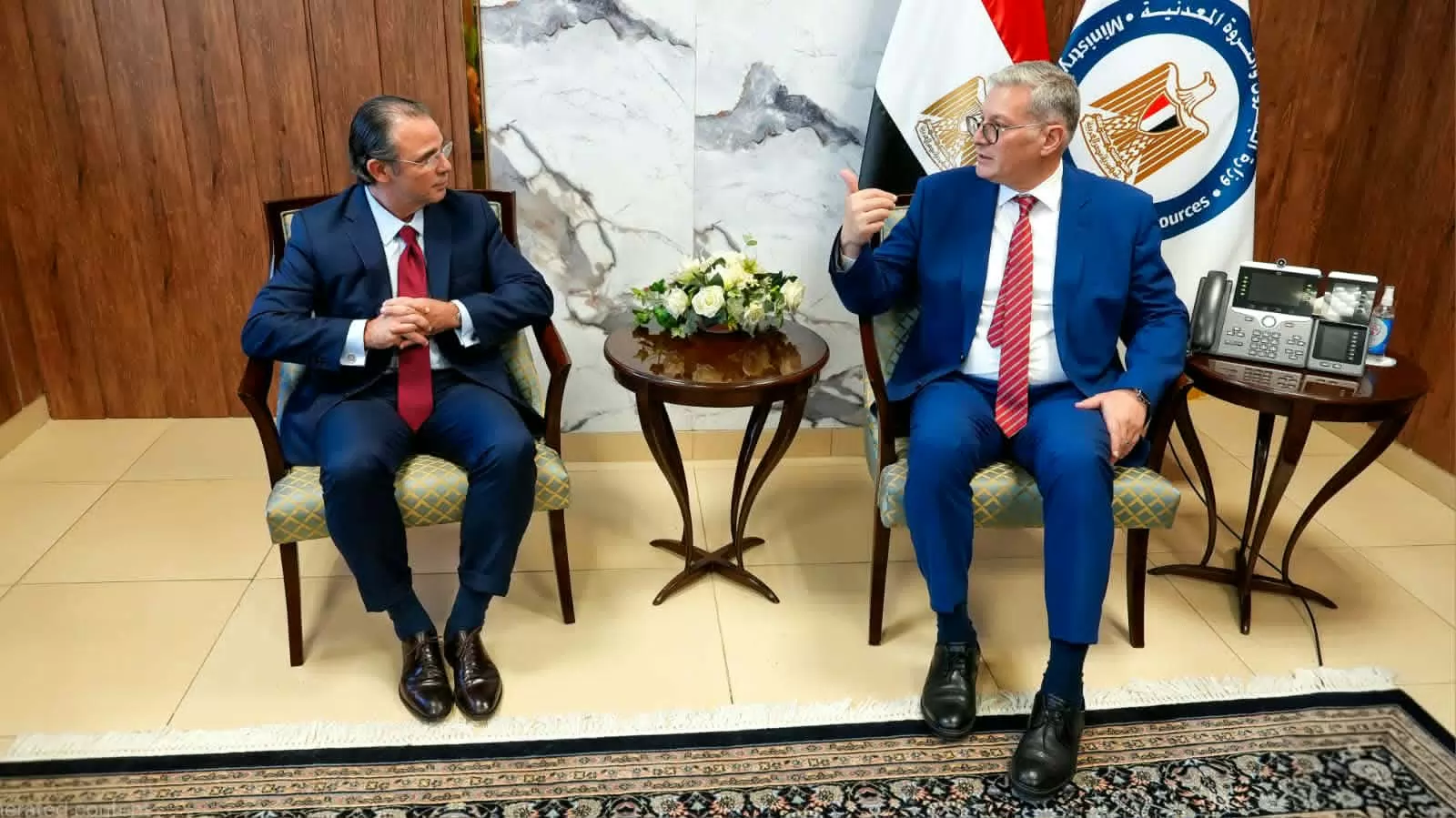 «تعزيز الشراكات الإقليمية» وزير البترول يناقش سبل التعاون مع شيفرون العالمية