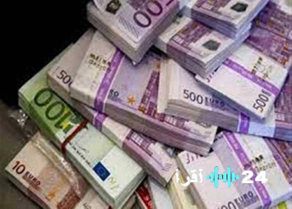 «تذبذب الدولار: هل يسجل ارتفاعًا جديدًا أم يحافظ على استقراره؟ اكتشف سعر الدرهم الإماراتي اليوم السبت»