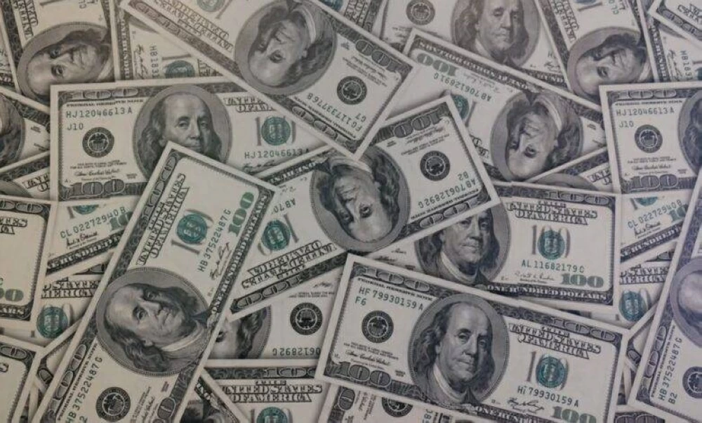 «تراجع الأخضر في البنوك» سعر الدولار مقابل الجنيه المصري اليوم الإثنين 8 ديسمبر 2025