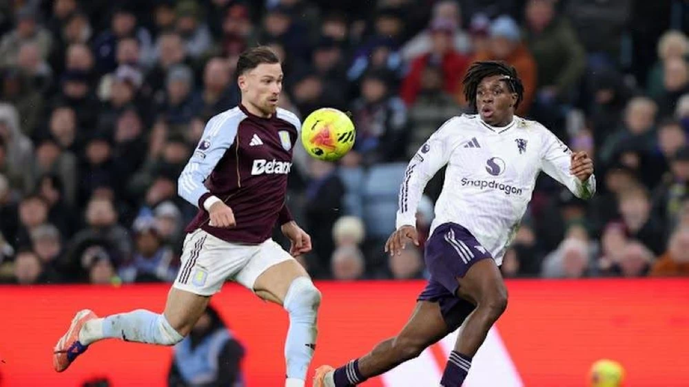 أستون فيلا يحقق فوزًا مهمًا على مانشستر يونايتد ويزيد الضغط على مانشستر سيتي وآرسنال