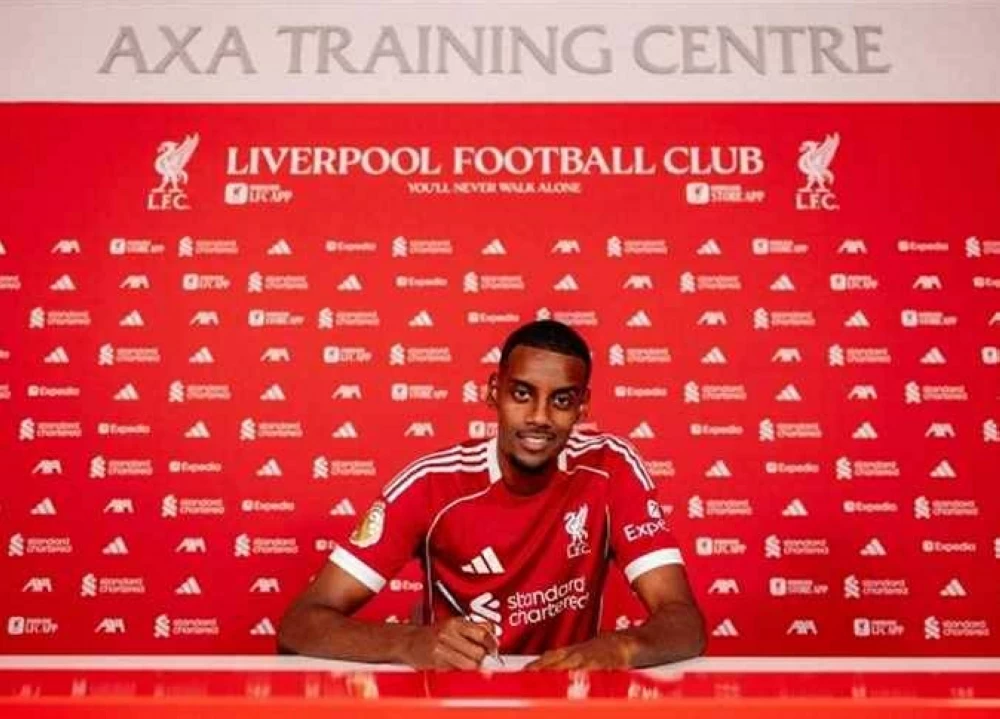 ليفربول ينظر في إمكانية التعاقد مع مهاجم لتعويض غياب ألكسندر إيزاك