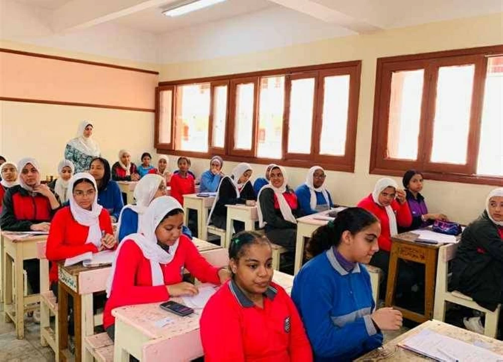 أولياء أمور يطالبون محافظ الأقصر بالتدخل في جدول امتحانات المرحلة الابتدائية الذي يتعارض مع الدراسة والعلوم