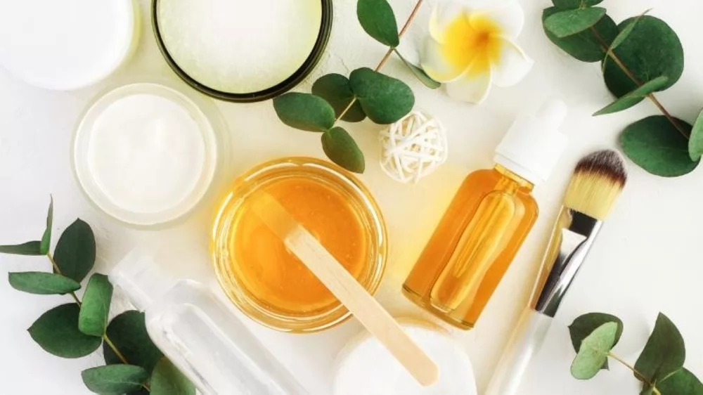 «استعادة نضارة وجهك» وصفات طبيعية فعالة لتوحيد لون البشرة