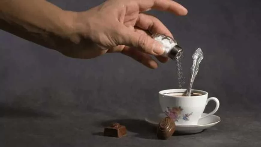 «احذر تجاهل التحذيرات»: تجنب إضافة الملح إلى القهوة!