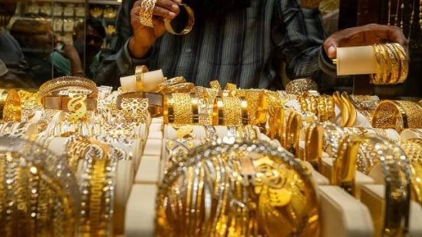 ارتفاع أسعار الذهب مع تراجع قيمة الدولار الأمريكي