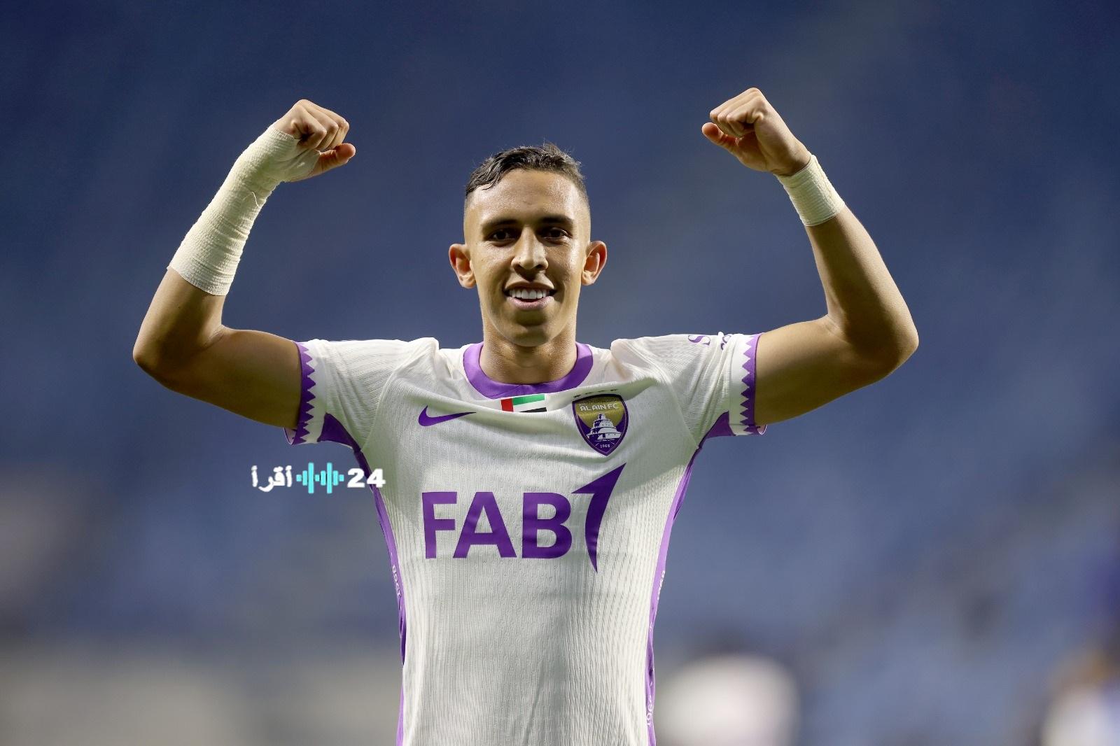 العين يرفع كأس المحترفين ويحتفل بإشارة النصر