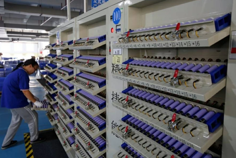 «رسوم جديدة على بطاريات السيارات: دول الخليج تطبق رسوماً نهائية على الواردات من الصين وماليزيا»