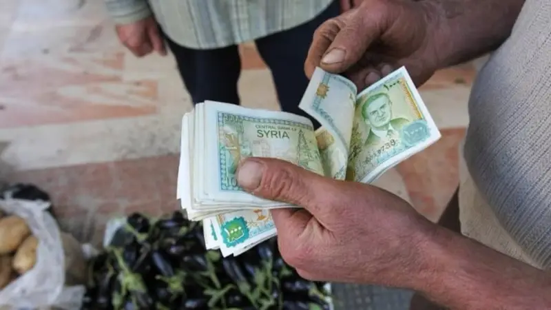 سعر الدولار يرتفع أمام الليرة السورية اليوم الثلاثاء 16 ديسمبر 2025