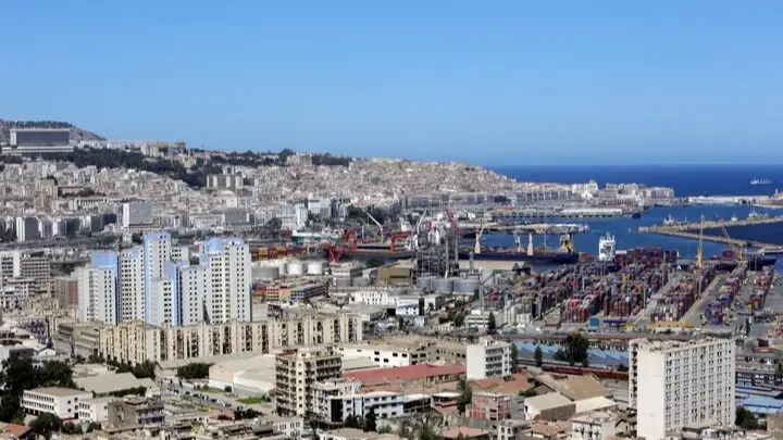 «رحلتك القادمة تبدأ من حسابك البنكي!» تحولات الجزائر المصرفية 2025 متطلبات فتح الحسابات بعد إلزامية ربط منحة السفر