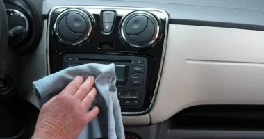 6 حيل منزلية لتلميع سيارتك كالمحترفين دون الحاجة لمغسلة أو منتجات باهظة