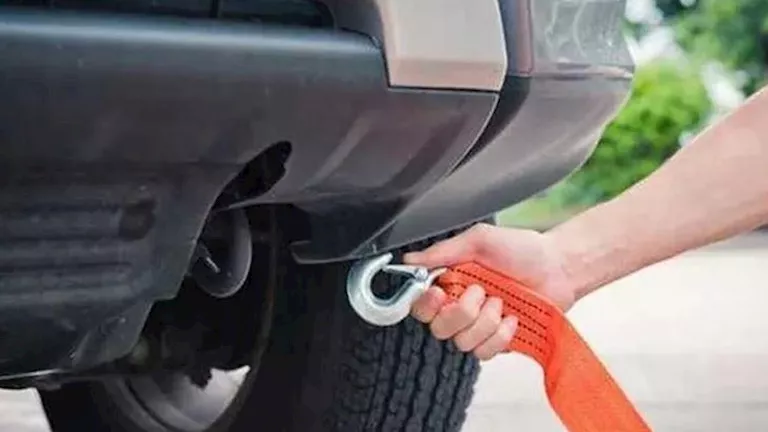 «تحذير من خبراء: مخاطر تعطّل السيارات الكهربائية وكيفية التعامل معها»