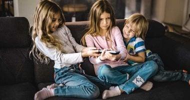 <p>إليك بعض الخيارات الاحترافية التي تناسب طلبك:</p>
<p><strong>4 استراتيجيات ناجحة لتهدئة عنف الإخوة دور الوالدين في ضبط النفس والحياد</strong></p>
<p><strong>كيف توقف شجار الإخوة 4 طرق عملية لتحكم الوالدين في الانفعالات والحيادية</strong></p>
<p><strong>أربع خطوات بسيطة لإنهاء نزاعات الأشقاء دليل الوالدين لضبط النفس والحياد</strong></p>
<p><strong>إدارة عنف الإخوة 4 نصائح حاسمة للوالدين تحكم في انفعالك وكن محايدًا</strong></p>