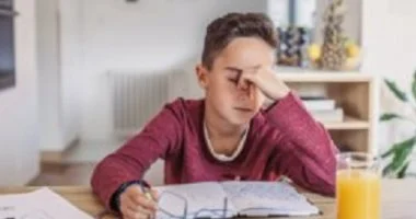 وداعًا للتوتر 5 استراتيجيات لمراجعة امتحانات الترم الأول بثقة وهدوء