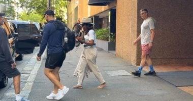 أوبرا وينفري حافية القدمين بأستراليا جدل الحرارة والعادات