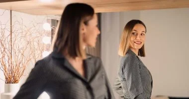 مرآة الحمام أم الكاميرا السر وراء المظهر الأفضل واختلاف الصور الفوتوغرافية