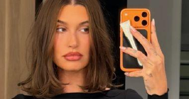 النجمات يكشفن 5 تسريحات للشعر الخفيف لمظهر أكثر كثافة وحيوية