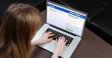 رئيس المأذونين يكشف المراهنات الإلكترونية وفيسبوك وراء تفشي الطلاق